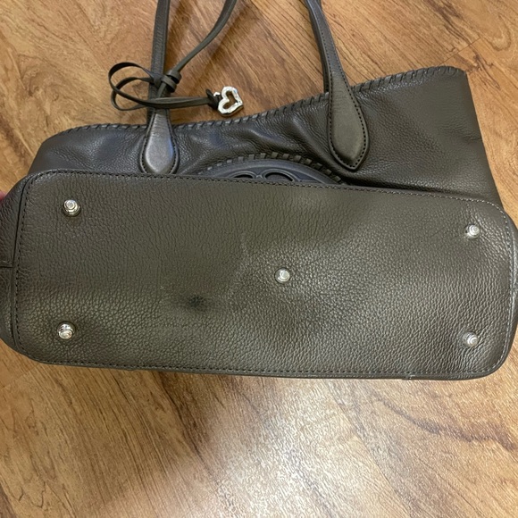 BRIGHTON FERRARA COLLECTION PEWTER EMILIA MEDALLION TOTE PURSE (MISSING TASSEL) - Picture 2 of 4